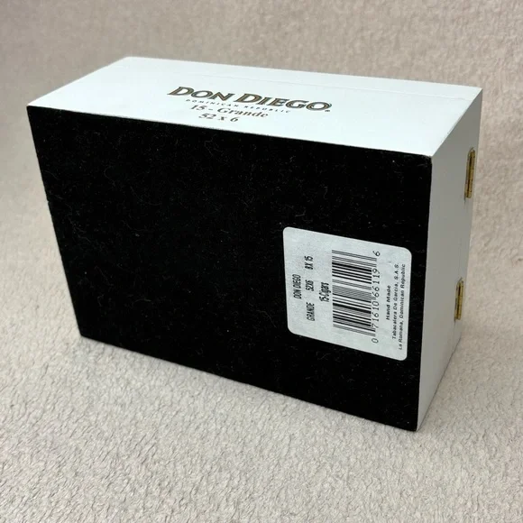 Don Diego Empty Grande Cigar Box with Crest Design White/Teal Dominican Republic - Picture 6 of 10